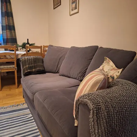 Chopina 6 Na Zielonym Wzgorzu * 예들리나-즈드로이